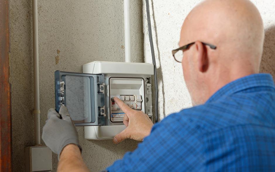 travail électricien Courbevoie